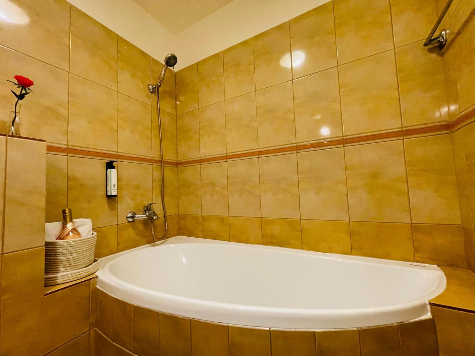 Hotel Majovey Žilina Dış mekan fotoğraf